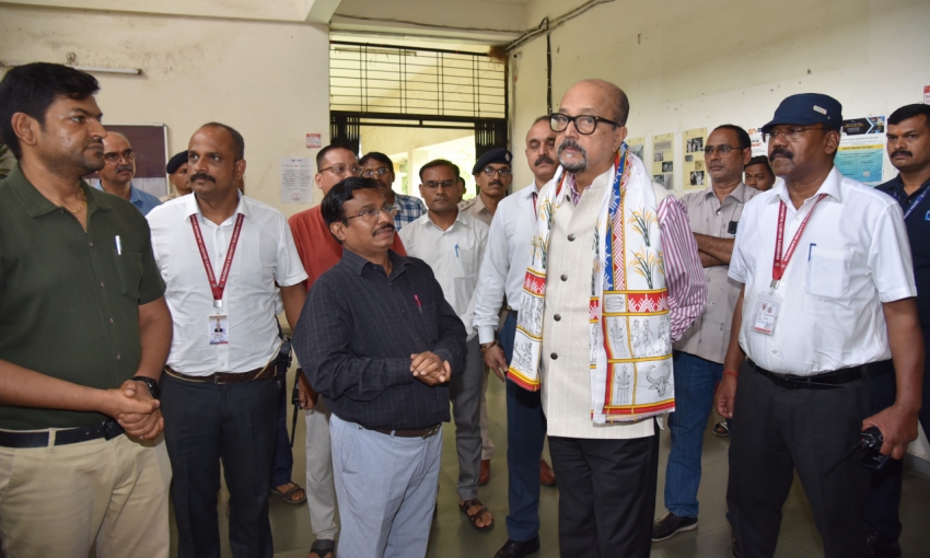 राज्यपाल  डेका द्वारा कुशाभाऊ ठाकरे पत्रकारिता विश्वविद्यालय का आकस्मिक निरीक्षण