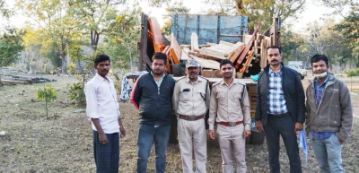 लगभग 2 लाख रूपए मूल्य के सागौन चिरान की जब्ती : वन विभाग की कार्रवाई