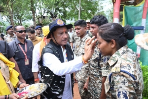 विशेष लेख : बस्तर में फैल रहा है अब विकास का उजियारा