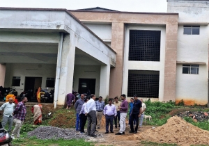 कुलपति  कावरे ने पत्रकारिता विश्वविद्यालय परिसर का किया आकस्मिक निरीक्षण