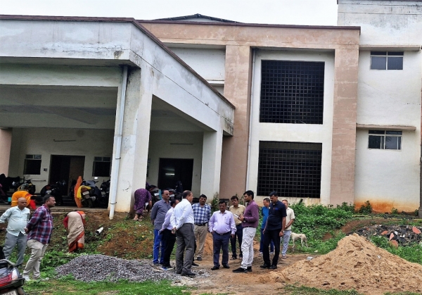 कुलपति  कावरे ने पत्रकारिता विश्वविद्यालय परिसर का किया आकस्मिक निरीक्षण